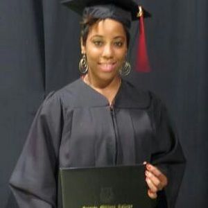 Meet your Posher, Holly